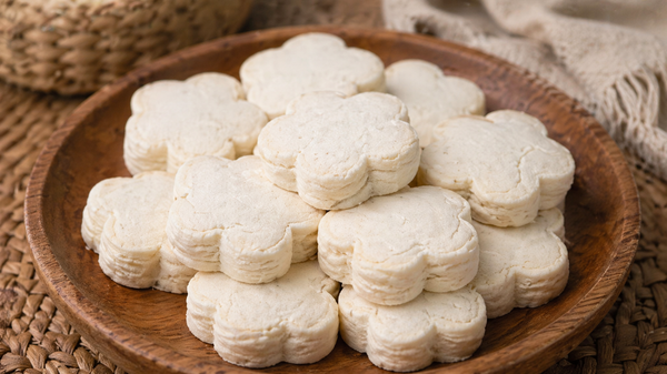 Kuih Bangkit (Coconut Tapioca Cookies)